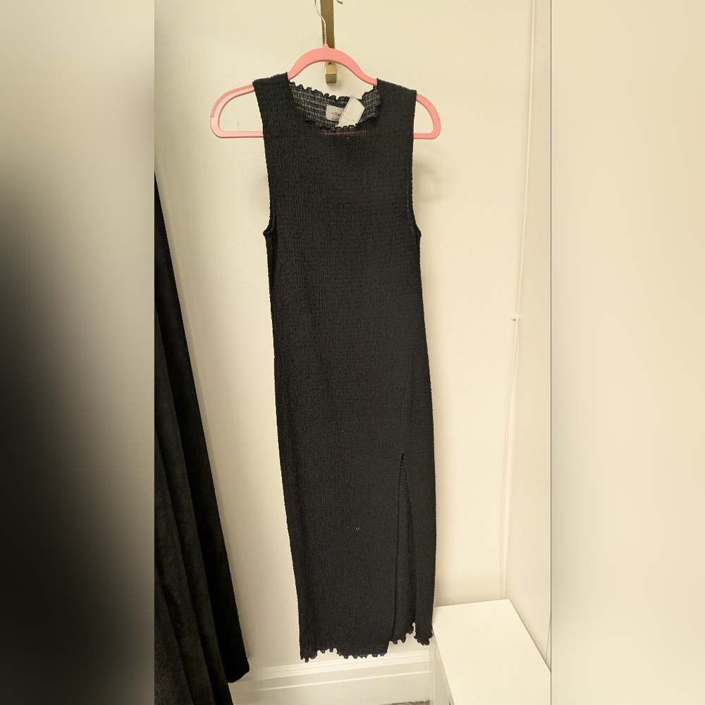Wilfred Elegant Black Sleeveless Midi Dress